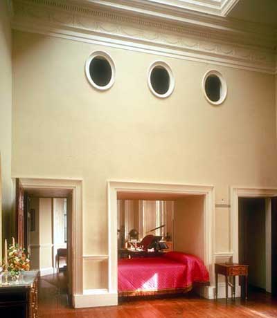 Monticello porthole closet