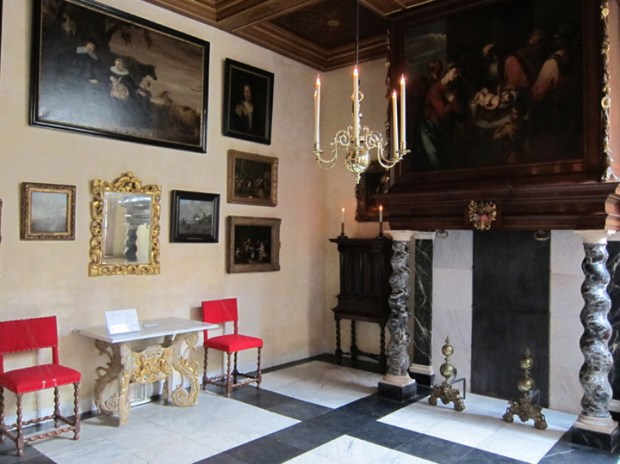 historic Dutch living room