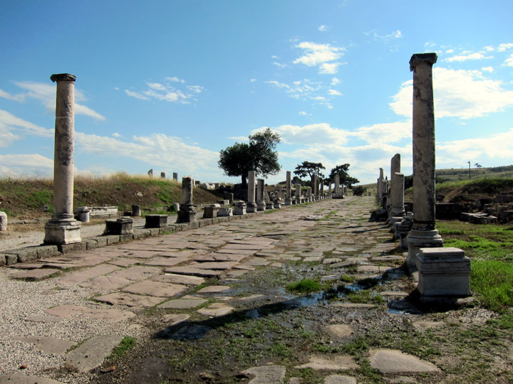 sacred way to the Ascelpium, Pergamon