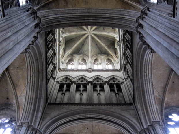 Ceiling of the central crossing.