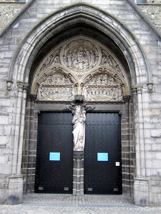 Entrance to Saint John's Hospital