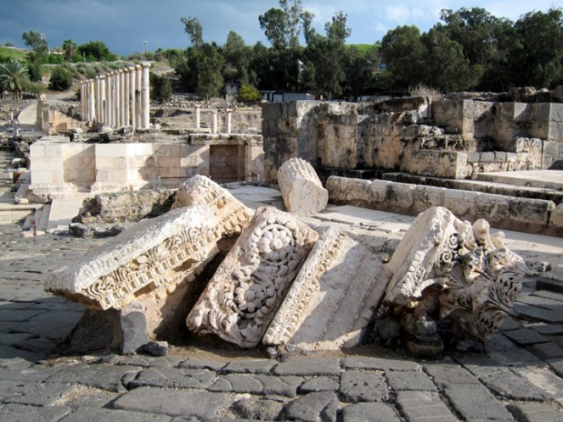 Beit She'an ruins