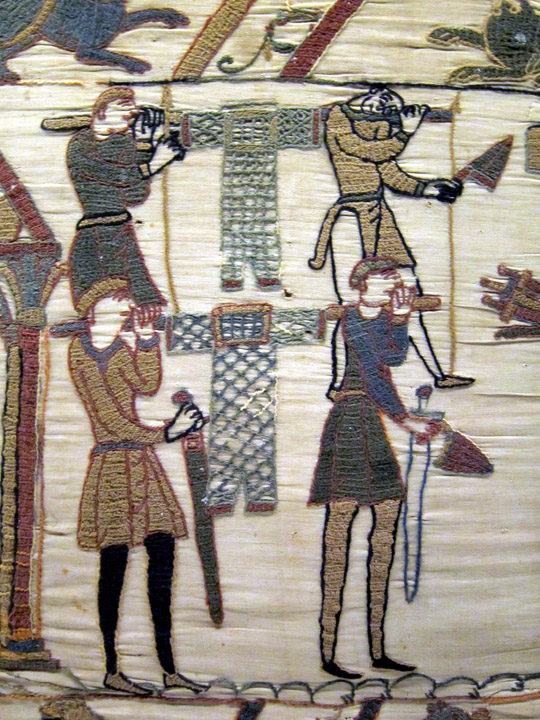 carrying armour, Bayeux Tapestry