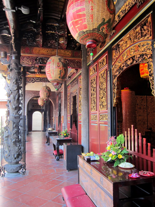 back chapels, Baoan Temple