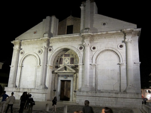 Tempio Malatestiano at night, Rimini