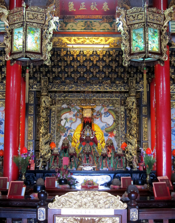 inside Shengming Temple