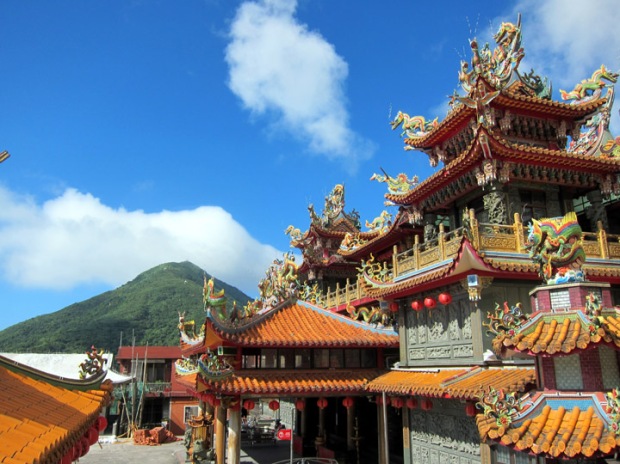 Shengming Temple and mountain