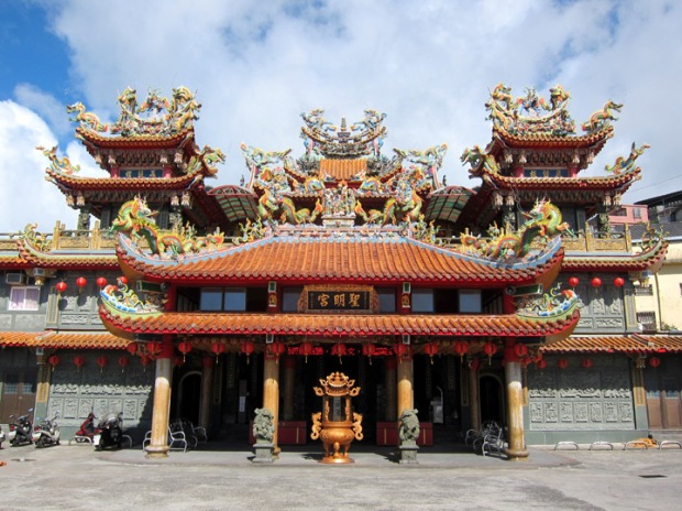 Shengming Temple entrance